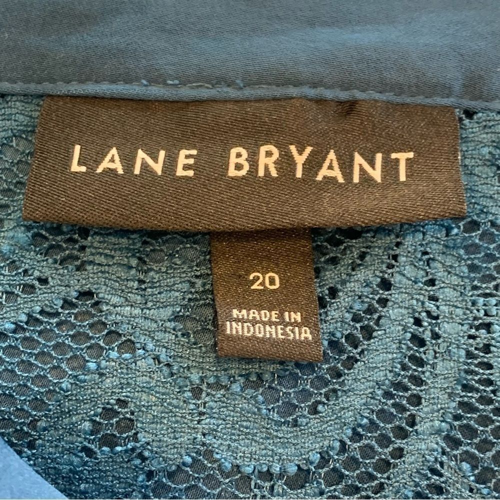 Lane Bryant Split-Neck Lace Yoke Top Size 20 - Picture 9 of 13